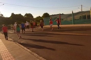SECRETARIA DA SAÚDE INICIA ATIVIDADES COM GRUPO DE CAMINHADA
