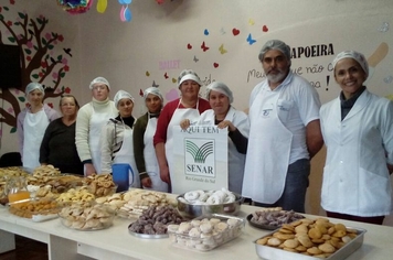 CRAS oferece curso de bolachas e salgados.