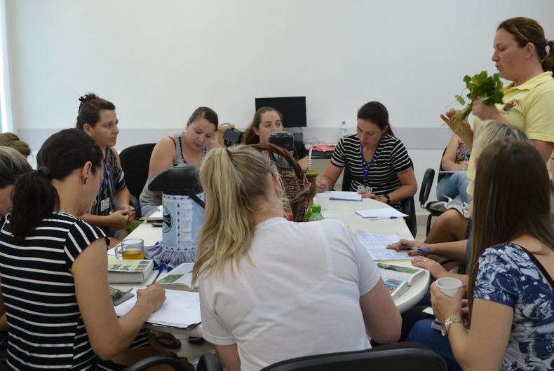 EQUIPE DA SAÚDE PARTICIPA DE CURSO SOBRE PLANTAS MEDICINAIS