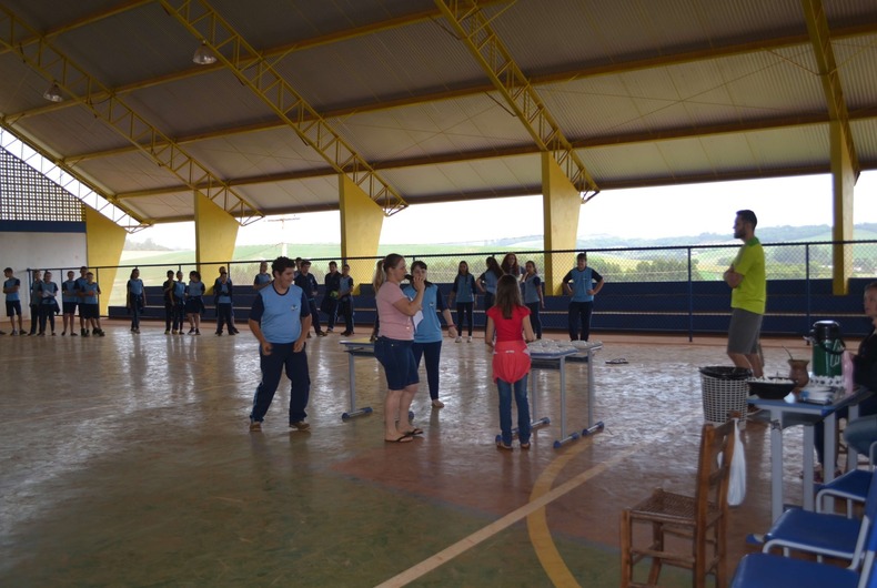 Quiz de conhecimento testa e diverte alunos em Cruzaltense