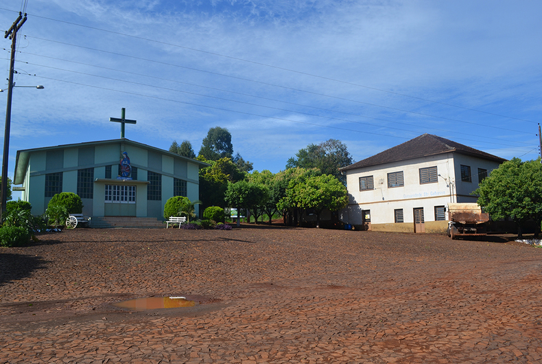 Inicia a construção do Ginásio de Esportes da Linha Santa Catarina