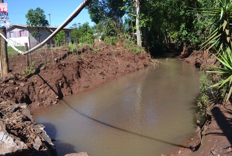 CRUZALTENSE FAZ OBRAS DE PREVENÇÃO DE ALAGAMENTOS