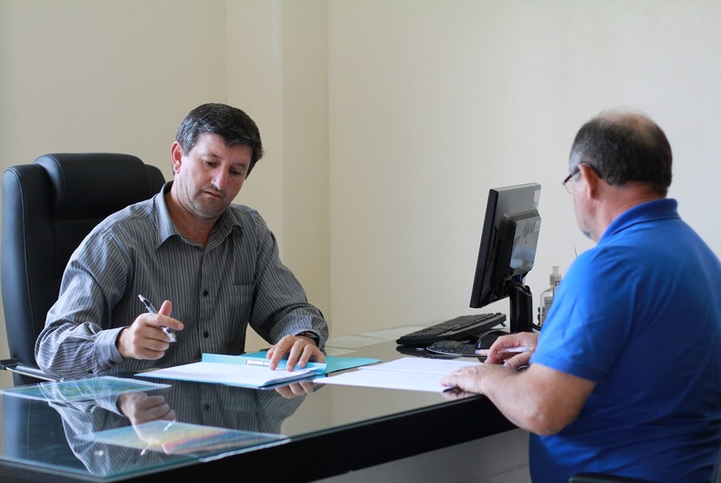 Prefeito em exercício em audiência na Funasa